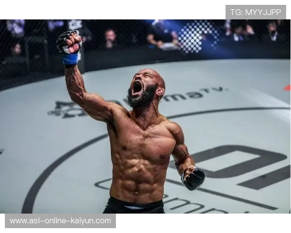格斗UFC:超级对决燃爆全场,擂台争锋!,ufc超越拳击 格斗UFC:超级对决燃爆全场,擂台争锋!,ufc超越拳击
